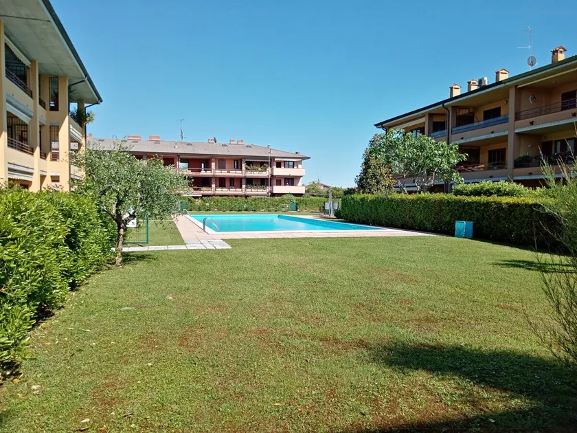 Sunflower Apartment - trilocale con piscina, terrazza e wifi - Image 1