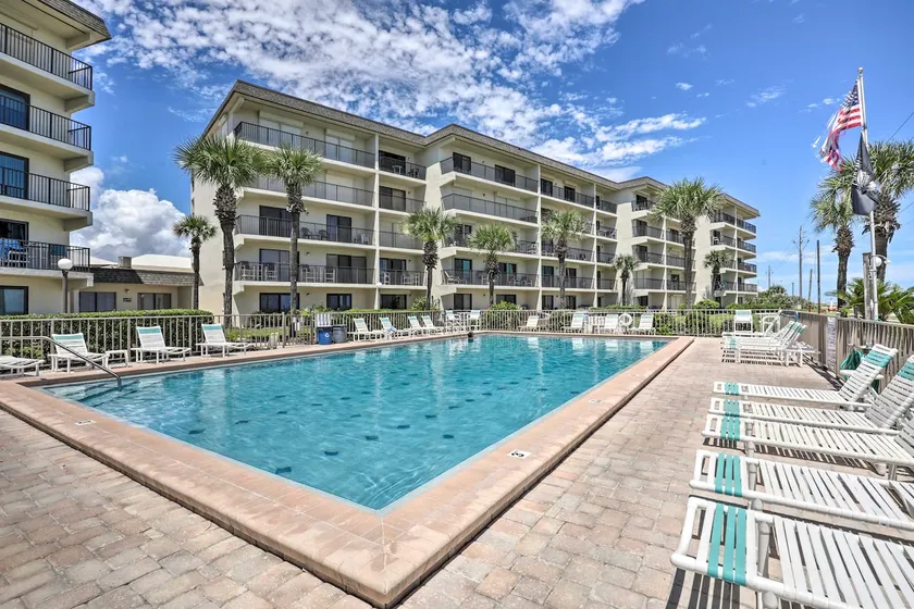 Ormond Beach Condo w/ Balcony & Views - Image 1