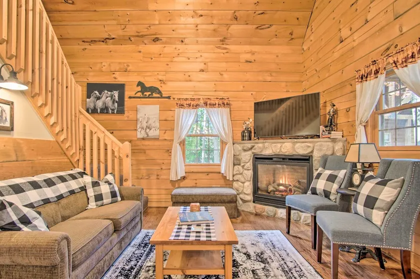Rustic Rothbury Cabin w/ Resort Amenity Access! - Image 1