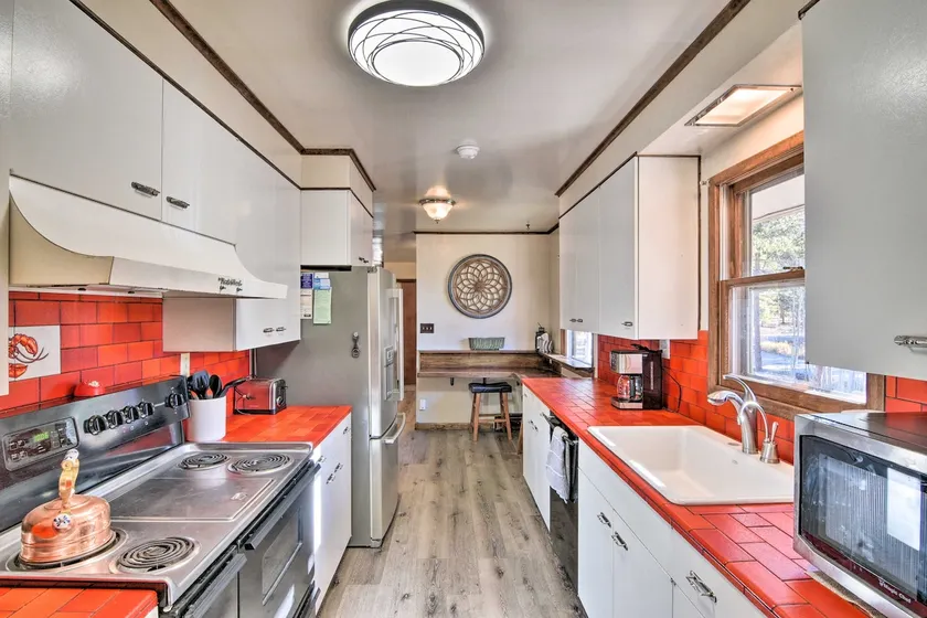 Charming Leadville Retreat w/ Private Hot Tub - Image 1