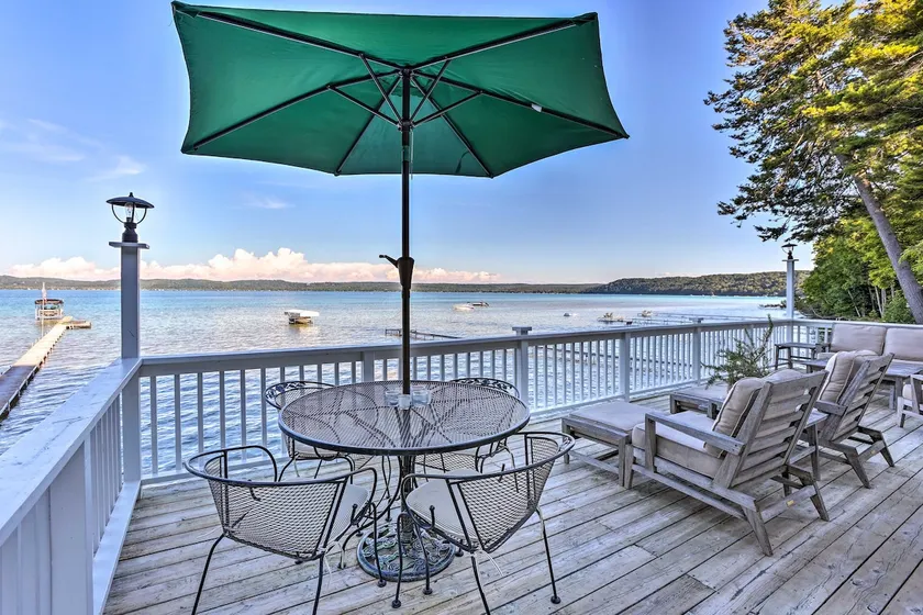 Updated Glen Arbor Cottage on Lake: Dock & Mooring - Image 1