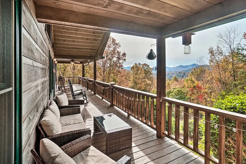 Hiawassee Cabin w/ Mtn Views < 1 Mi to Lake! - Image 1