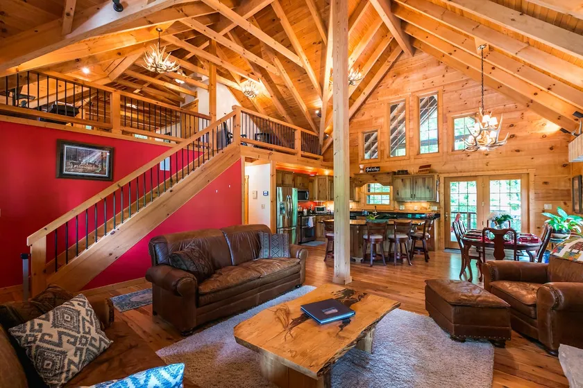 Luxury Lodge & hot tub, sleeps 16, serene setting - Image 1