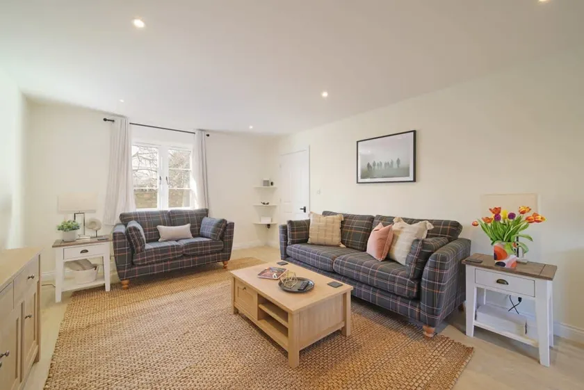 Townhouse with Views of Wells Cathedral - Image 1