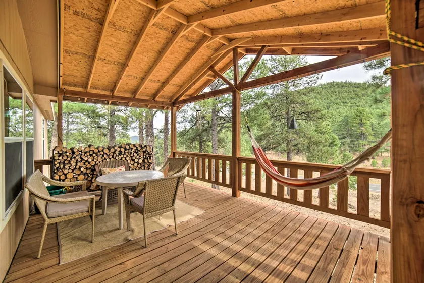 'Hilltop Hideout' w/ Peaceful Mountain Views - Image 1