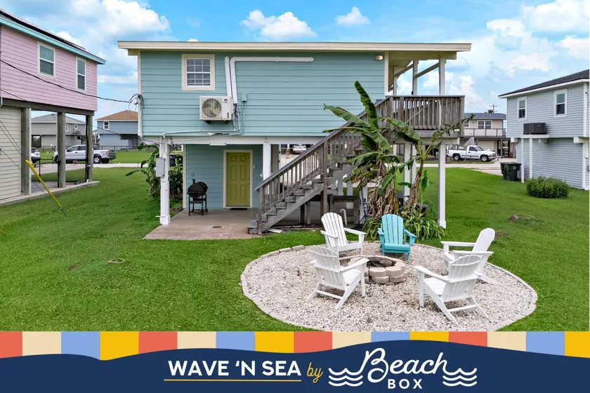 Cute Bungalow With Fire Pit Close to the Beach - Image 1