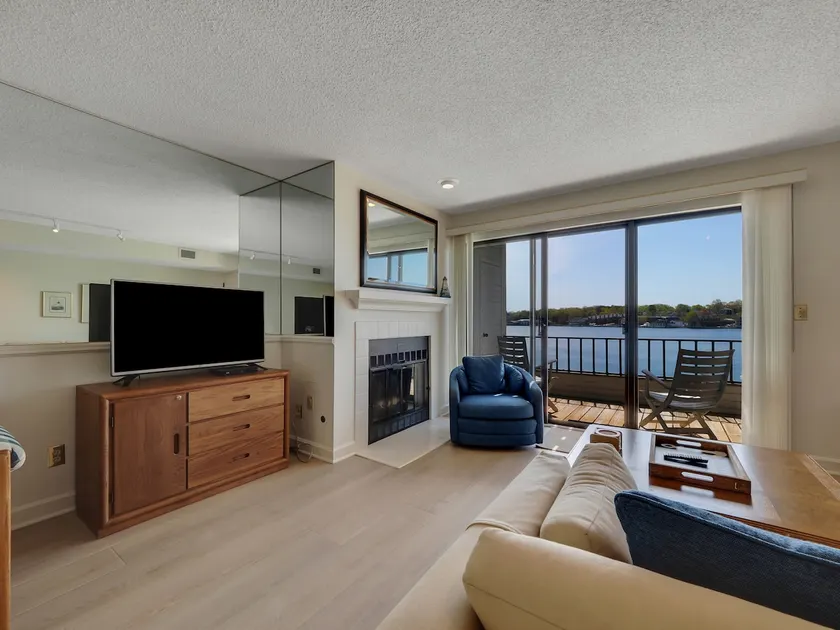 226 Edgewater Inn | Downtown Charlevoix | Pool, Hot Tub, Sauna - Image 1