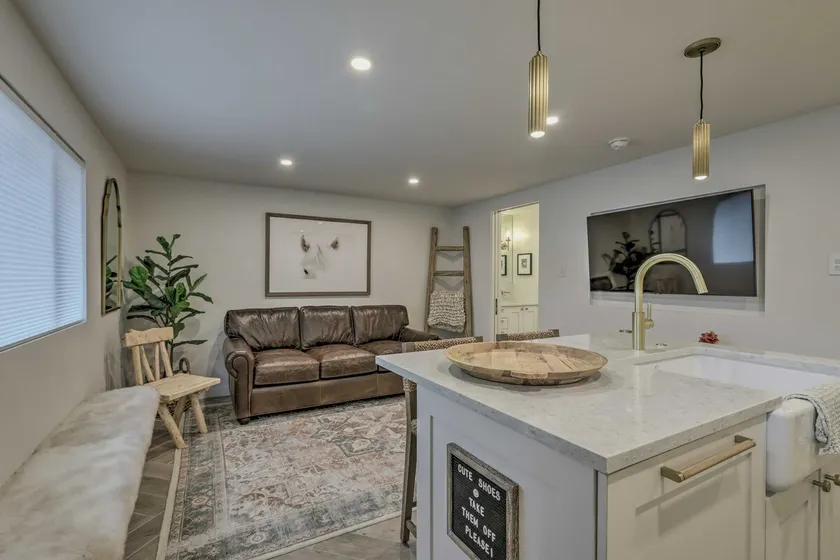 Aspen Condo w/ Mountain Views & Ski Access! - Image 1