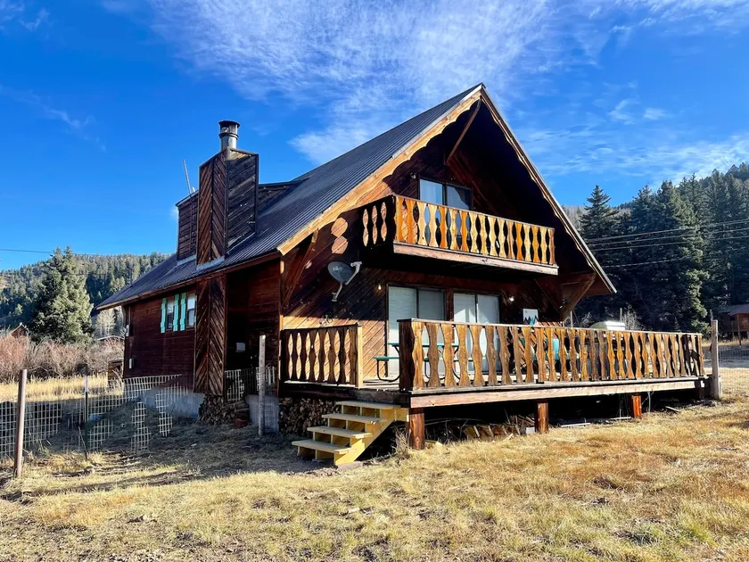 Mountain Beauty in the Upper Valley - Image 1