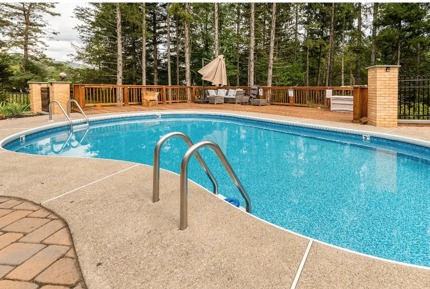 La Maison | Heated Pool • Hot Tub • Ski • Games - Image 1