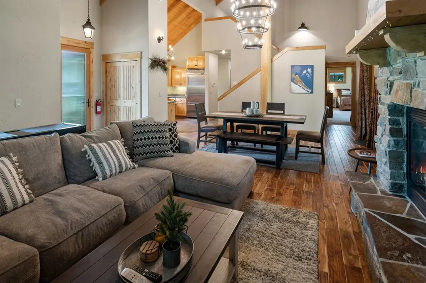 Dog Friendly Luxe Family Home | Marina, Trails - Image 1