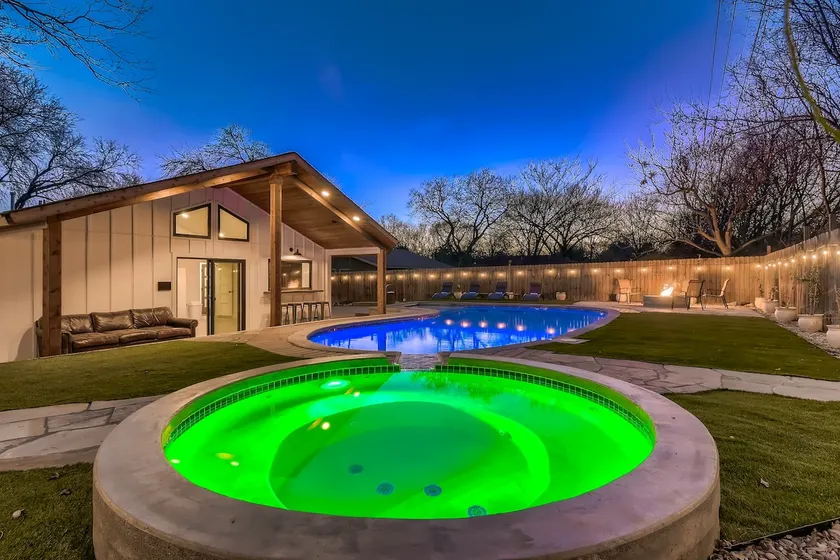 Private Pool, Fire Pit & Hot Tub with Game Room - Image 1