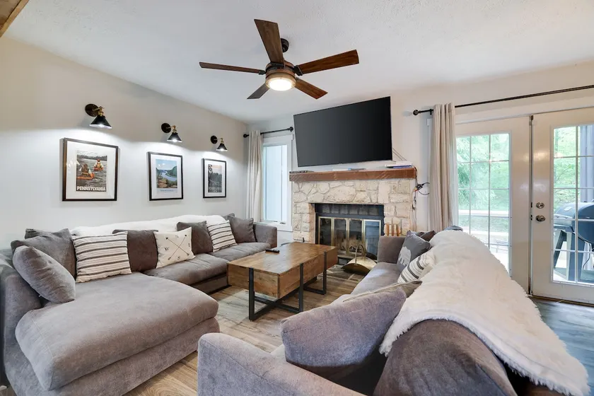 Ski In/Out JackFrost Townhouse w Fireplace - Image 1