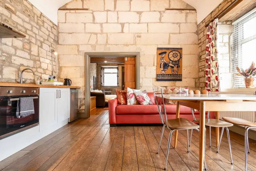 Cosy cottage with private parking, near Bath - Image 1