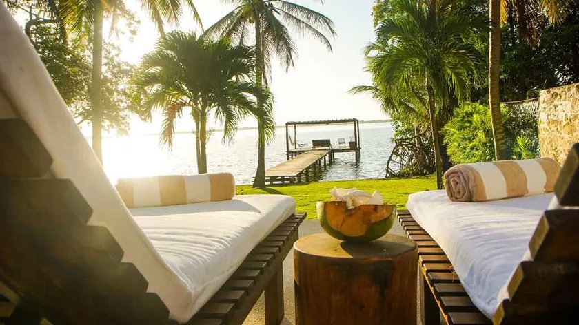 Villa Muyal | 7 Rec | Lagoonfront Getaway - Image 1