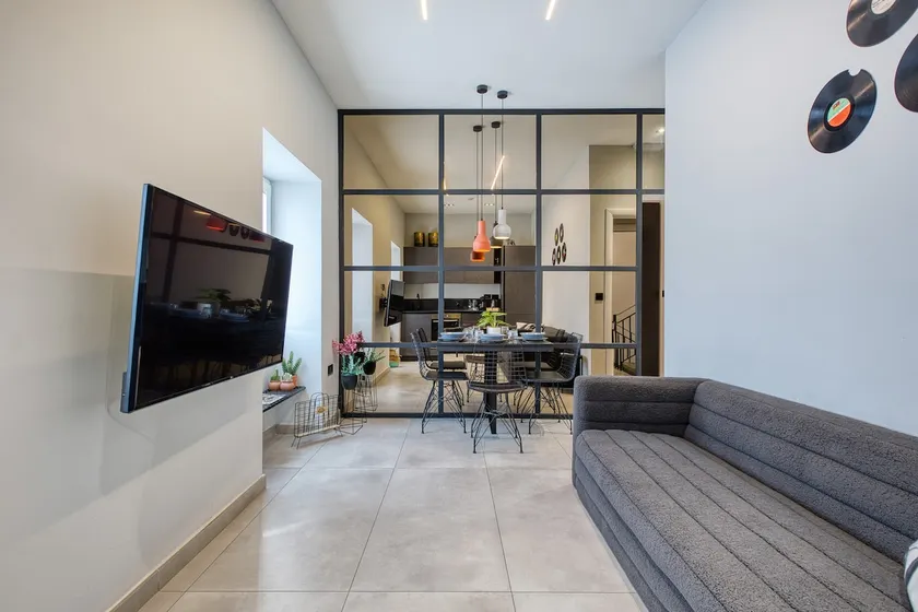 Guest-Favourite 1BR Apartment in Senglea - Image 1