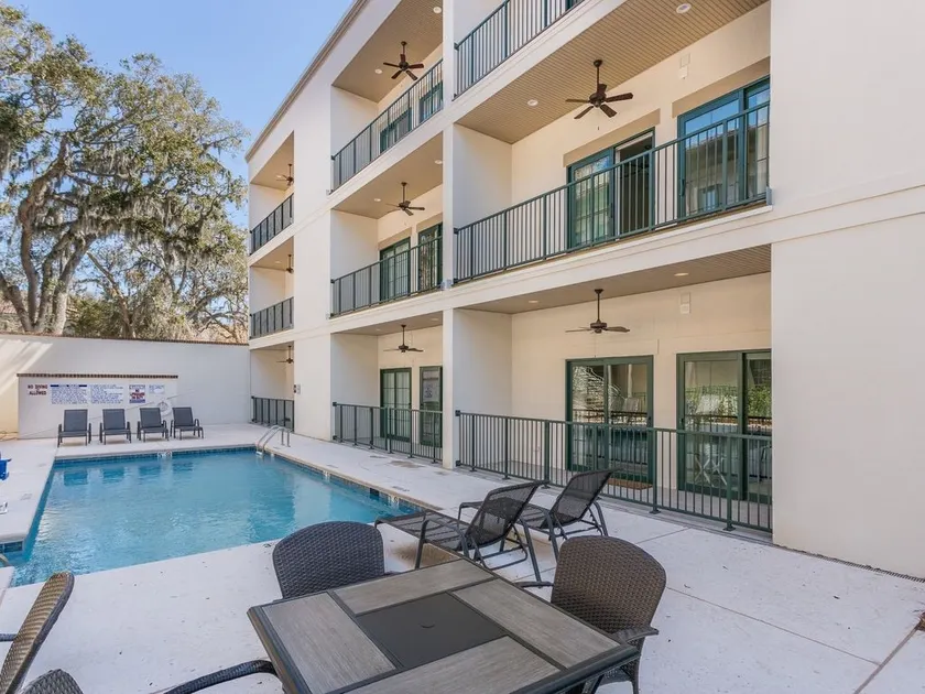 King one-bedroom condo w/ pool in the SSI Village area Unit 2205 - Image 1
