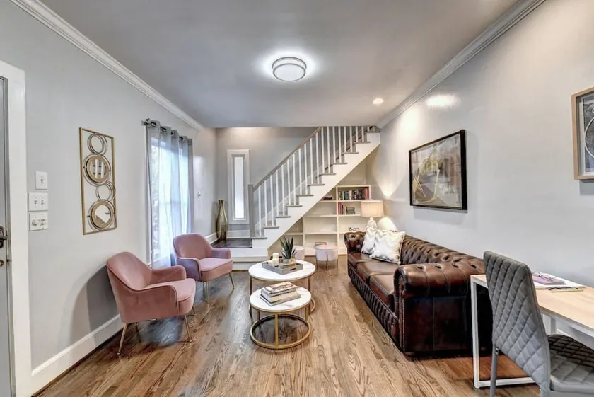 Centrally Located Lux Home - Sleeps 14 - Image 1