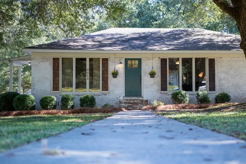 Spacious Laurel Home Near Historic DIstrict - Image 1