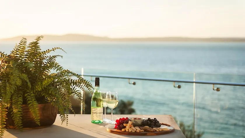 Riviera - Panoramic Water Views In The Heart Of Nelson Bay - Image 1