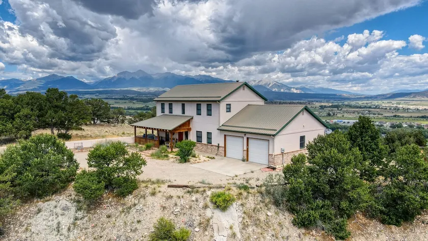 Dog Friendly Scenic Salida Getaway - Minutes to Mountain Bike Trails and downtown Salida - Image 1