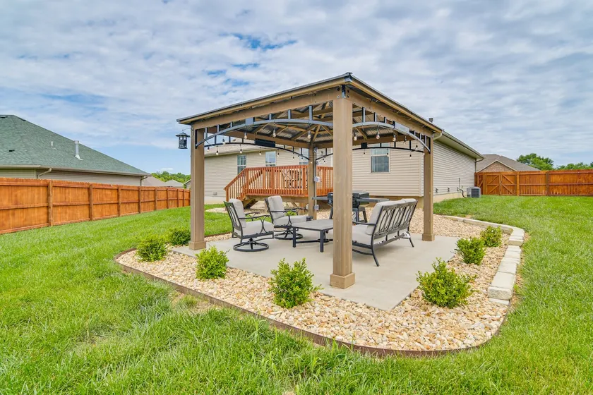 Pool Access, Grill & Gazebo: Ozark Getaway! - Image 1