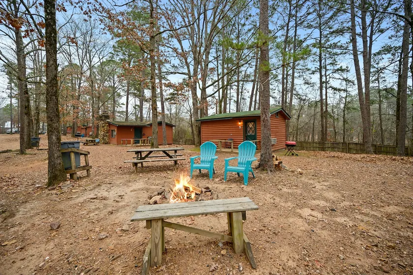 Wisteria Way Cabin | Cozy Studio Retreat Near - Image 1