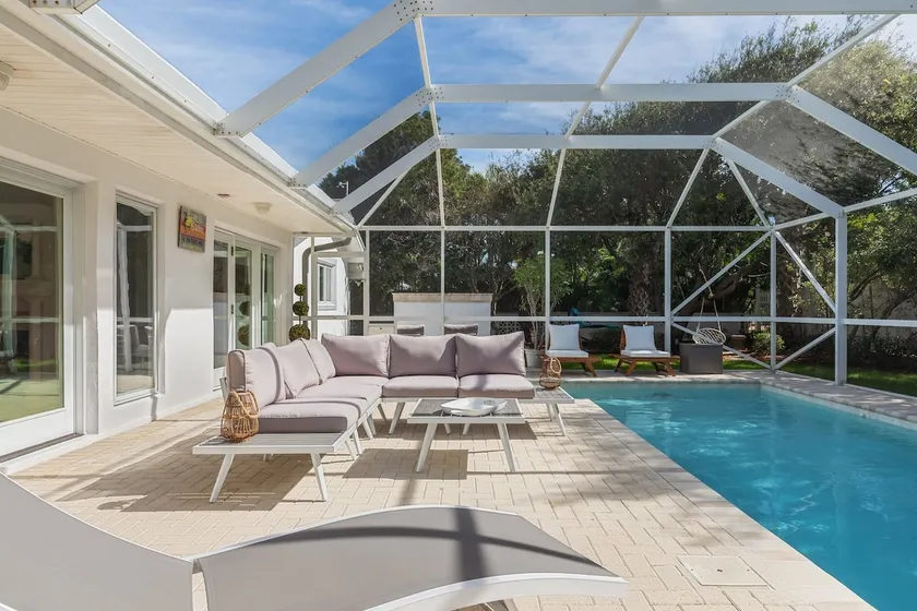 Surfs Up - retreat at the beach with heated pool - Image 1