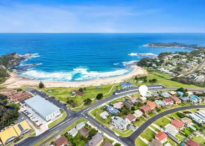 Malua Bay Beach house managed by Batemans Bay Accom - Image 1
