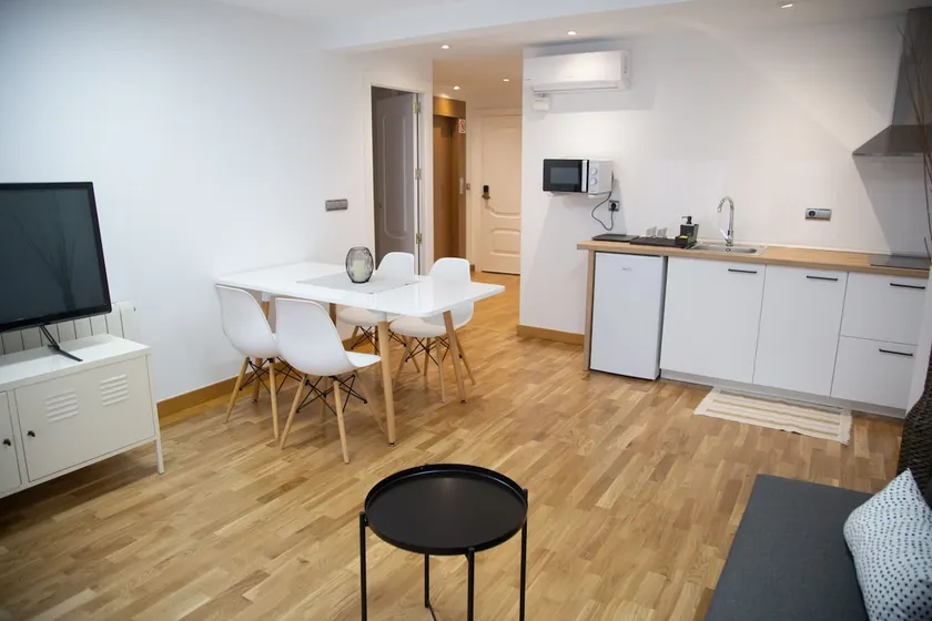 Business Apartments, eli Premium Accommodation. - Image 1