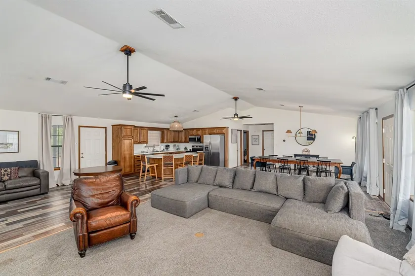 4Bdrm Walk to Beach Firepit Ping Pong Texoma - Image 1