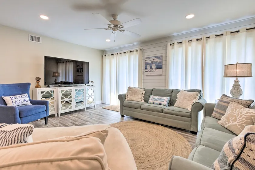 Bright & Breezy Condo - Walk to Orange Beach! - Image 1
