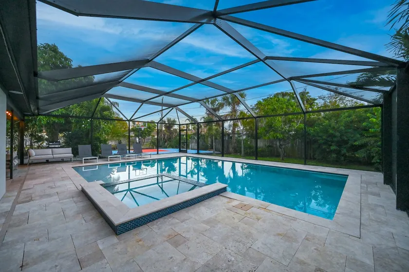Tropical Naples Hideaway - 1 Mi to Beaches! - Image 1