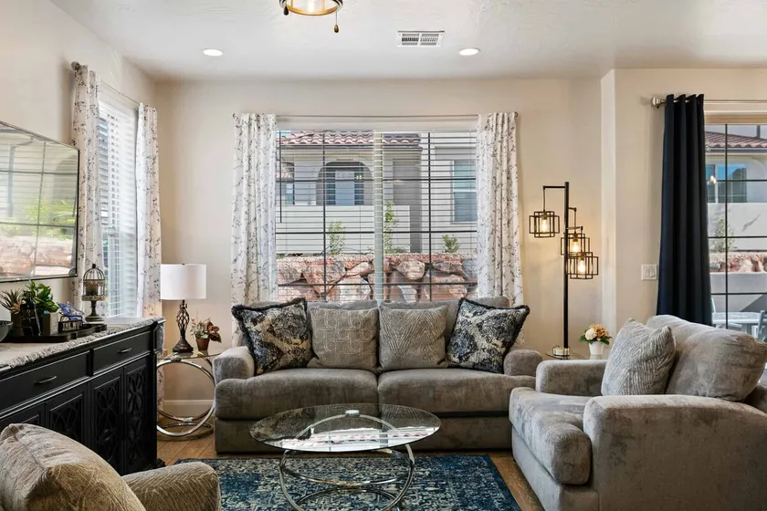 Libelle Landing townhouse - Image 1