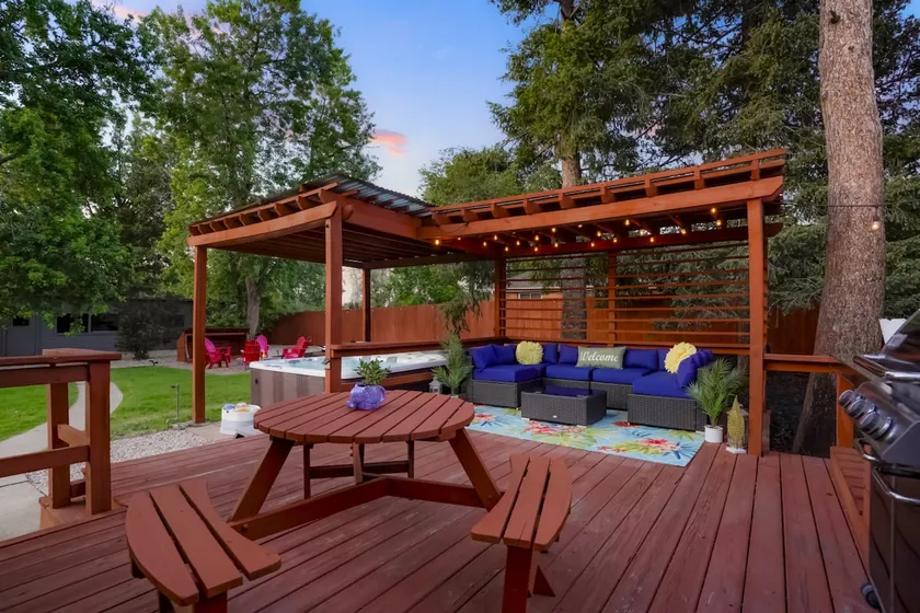 Best Experience You`ll Have! HOT TUB + FIRE PIT - 4 miles to DT - Image 1