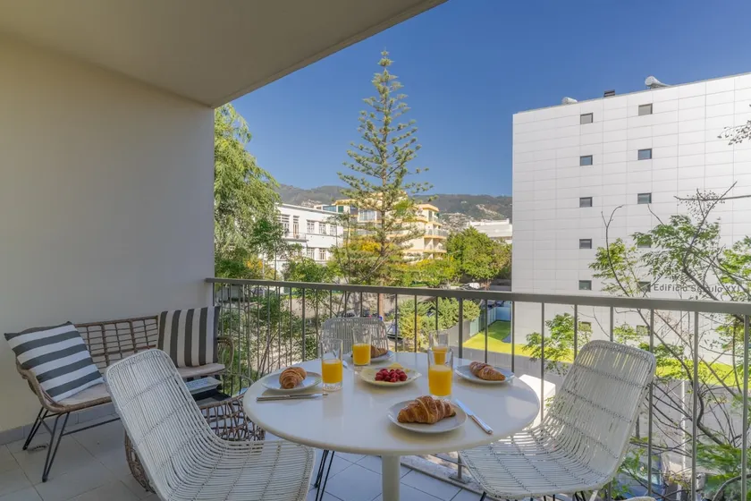 Elena Apartment by Atlantic Holiday - Image 1
