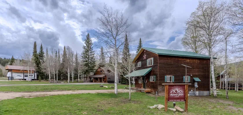 Alpine Star Lodge - Image 1