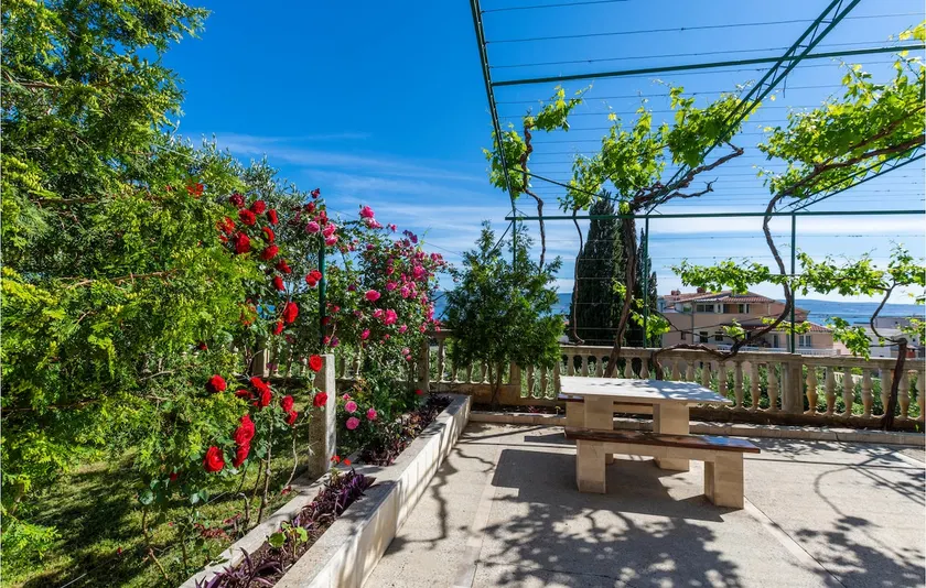 Awesome Apartment In Duce With Wifi - Image 1
