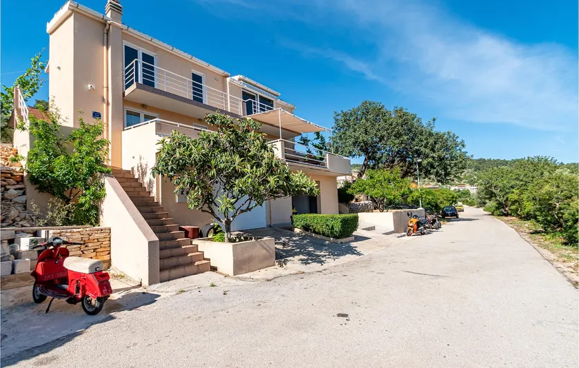 2 Bedroom Cozy Apartment In Vela Luka - Image 1