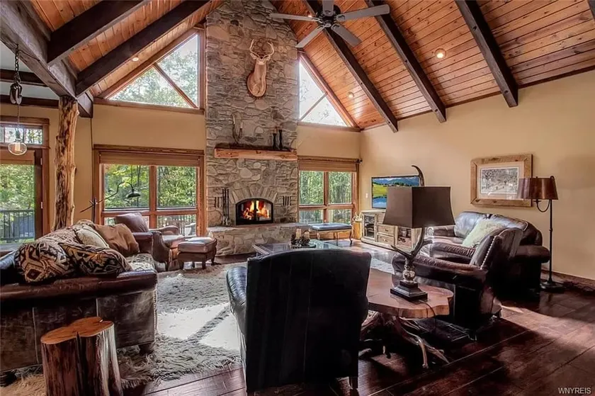 Luxe Chalet! H/tub & A+ Location! - Image 1