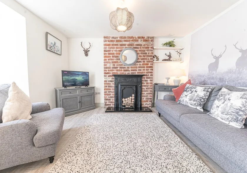 Victoria Apartment, Derwent House - Image 1