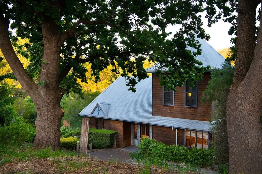 French Cottage- 2 bedrooms with huge spa - Image 1