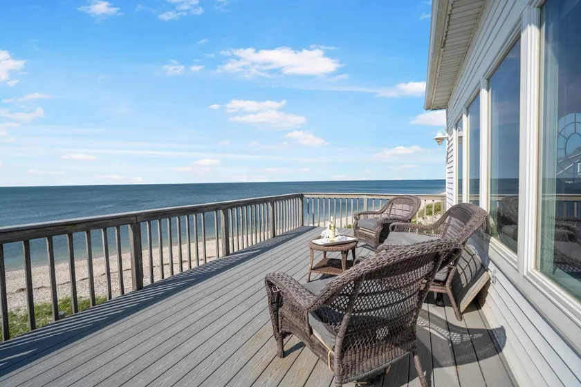 Luksus Beach House - Vineyards Farms Hamptons North Fork Queen Vic - Image 1