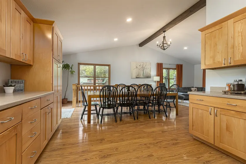 Room for 10 at the Table- Families Holiday Here - Image 1