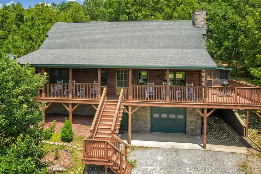Luxury Log Cabin w/ Hot Tub Near Carbondale - Image 1