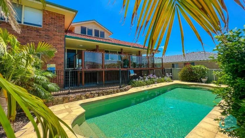 Ebbtide – Spacious Beach House - Pool, Caves Beach - Image 1