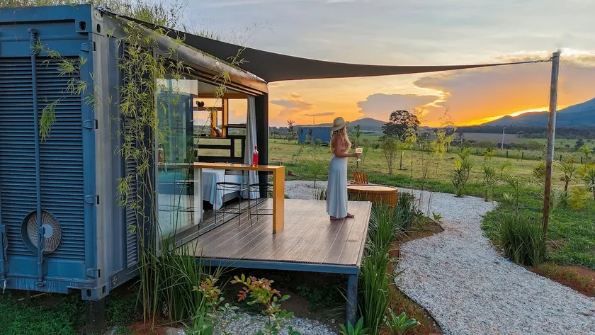 Pop Up Tiny House - Image 1
