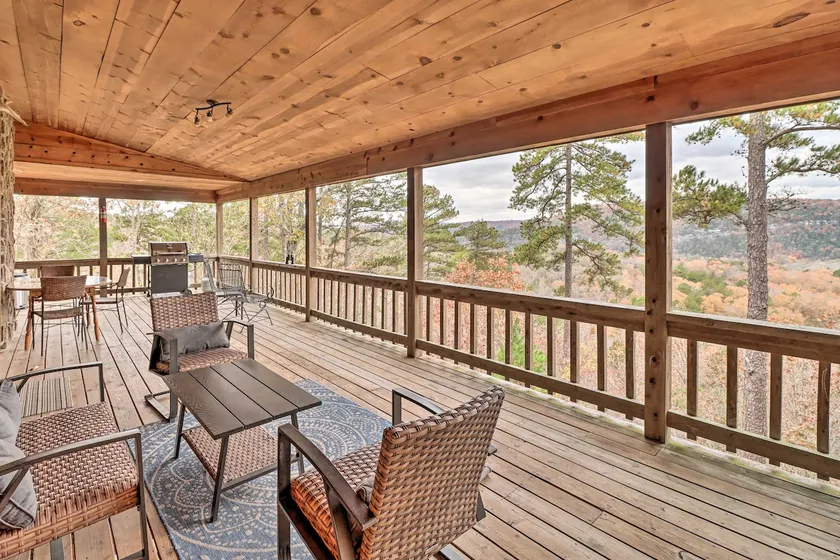 Piney Bluff Retreat with Mountain Views! - Image 1