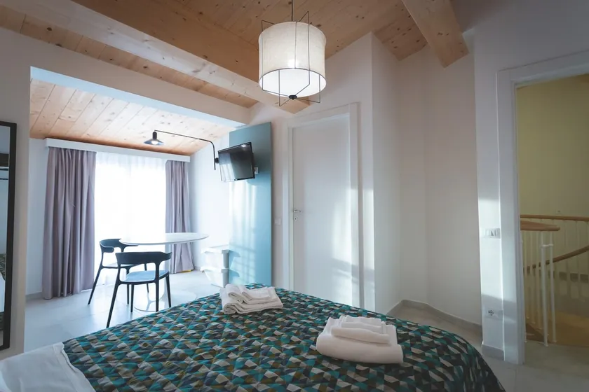 Studio Apartment - Image 1