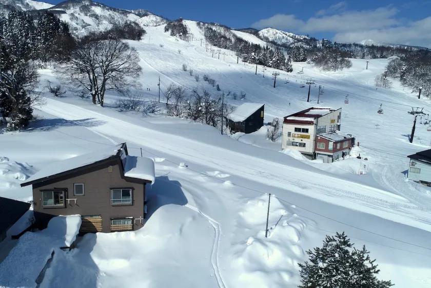 Ski-In/Out Four-Bedroom House | Japanese Bathhouse - Image 1